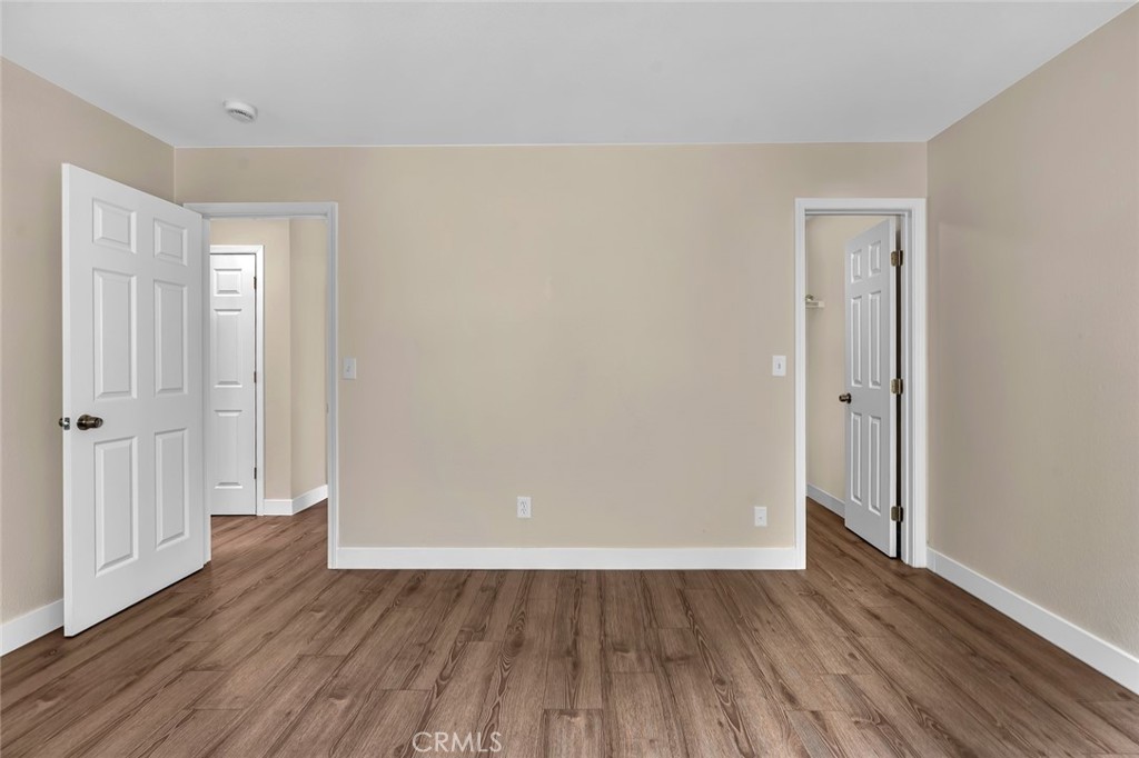 https://media.crmls.org/medias/078f7aab-83ca-4439-8561-3c5dcad032a2.jpg?preset=X-Large