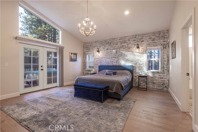 Detail Gallery Image 12 of 33 For 374 Mountainaire Ln, Big Bear Lake,  CA 92315 - 4 Beds | 3 Baths