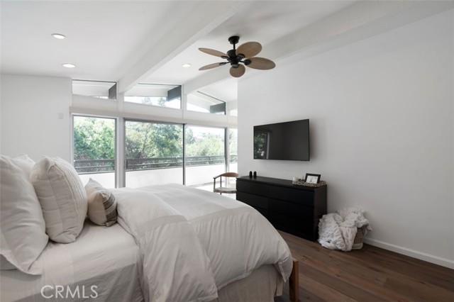 Detail Gallery Image 7 of 16 For 3960 Ellenita, Tarzana,  CA 91356 - 3 Beds | 3 Baths