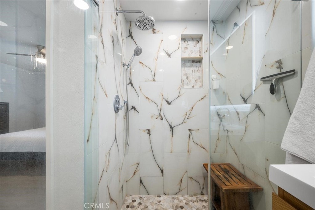 https://media.crmls.org/medias/078fd34f-a506-4bb2-80b1-c51f6a878d80.jpg?preset=X-Large