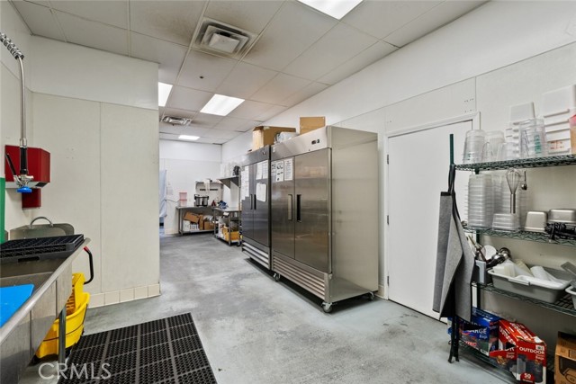 39438 Trade Center Drive, Palmdale CA: https://media.crmls.org/medias/078feea7-7a67-4260-a5f4-7fe326f4b71a.jpg