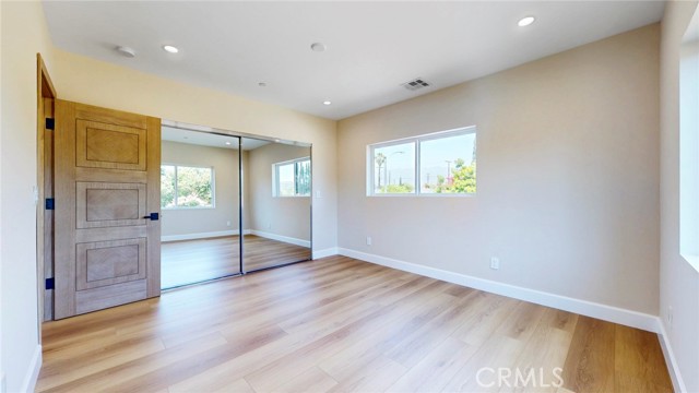 Image 43 of 75 For 421 Catalina Street