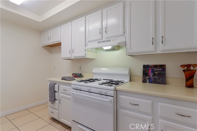 Detail Gallery Image 6 of 21 For 12430 Woodbridge, Garden Grove,  CA 92843 - 2 Beds | 2 Baths