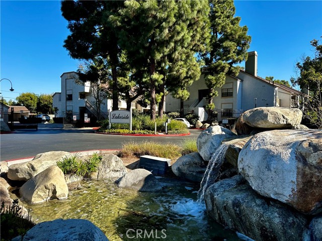 Detail Gallery Image 3 of 72 For 10520 Lakeside Dr #L,  Garden Grove,  CA 92840 - 1 Beds | 1 Baths