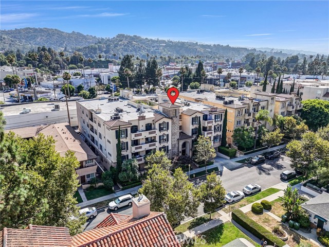 12026 Hoffman Street, Studio City CA: https://media.crmls.org/medias/07913e15-c918-483f-bf6d-bda1fc28818f.jpg