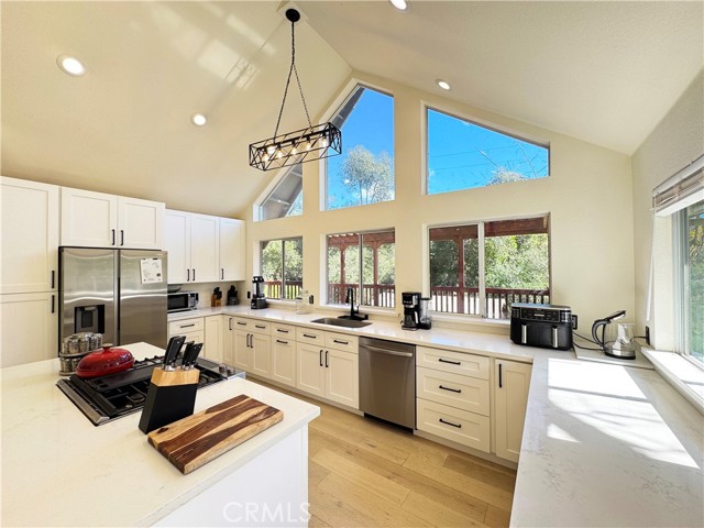 Detail Gallery Image 7 of 60 For 14605 Tomki Rd, Redwood Valley,  CA 95470 - 3 Beds | 2 Baths
