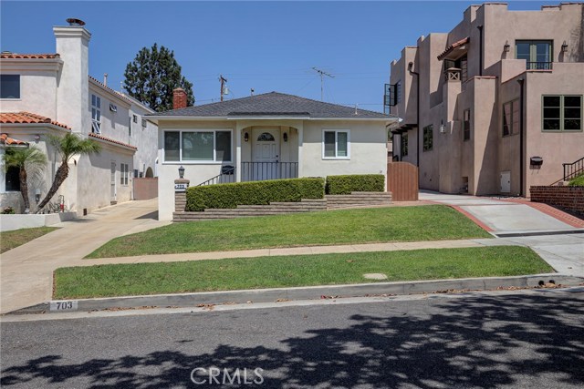 703 Avenue C, Redondo Beach, California 90277, 3 Bedrooms Bedrooms, ,1 BathroomBathrooms,Residential,Sold,Avenue C,SB18211261