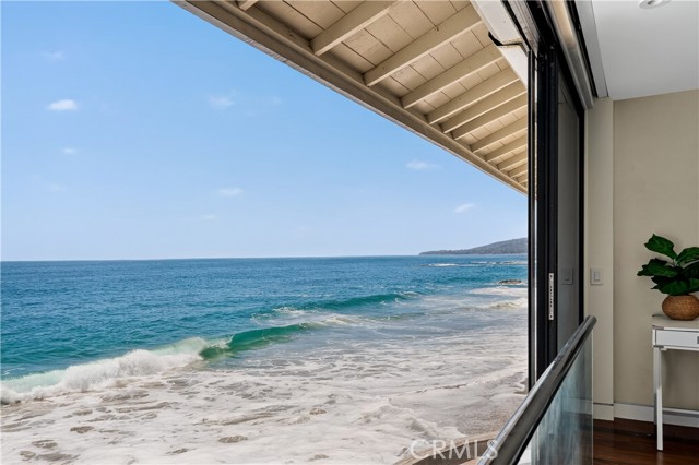 Detail Gallery Image 28 of 39 For 102 Blue Lagoon, Laguna Beach,  CA 92651 - 3 Beds | 3 Baths
