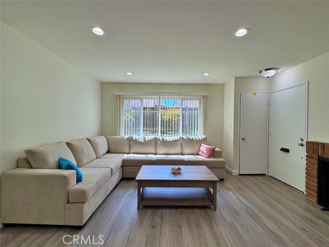 Detail Gallery Image 6 of 49 For 3534 Del Amo Blvd, Torrance,  CA 90503 - 4 Beds | 2/1 Baths