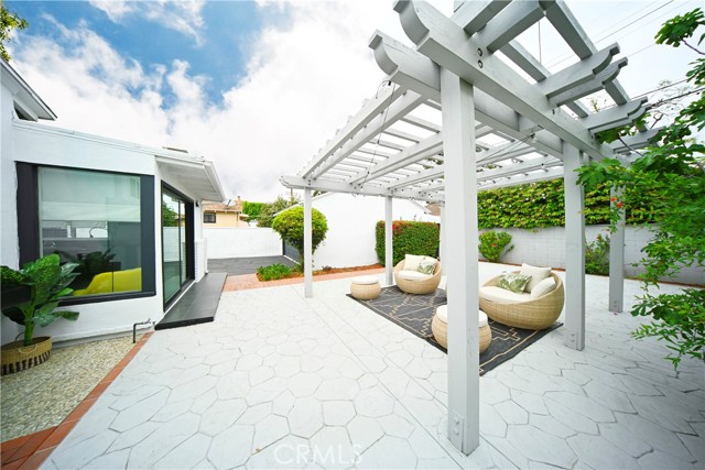 6508 Blewett Avenue, Lake Balboa CA: https://media.crmls.org/medias/07931d4f-dcef-4074-983f-5d4ca71dbe29.jpg