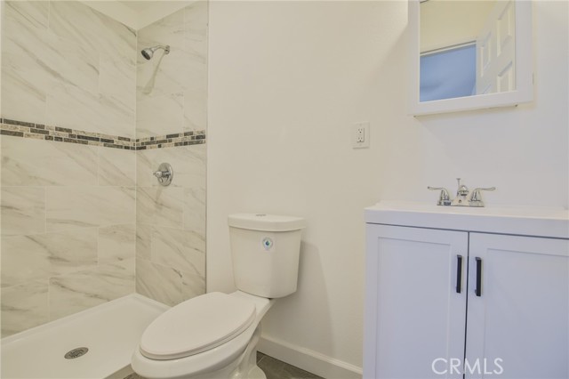 10955 S Spring Street, Los Angeles CA: https://media.crmls.org/medias/079355d9-28bc-43dd-95e4-ee1fa54aec98.jpg