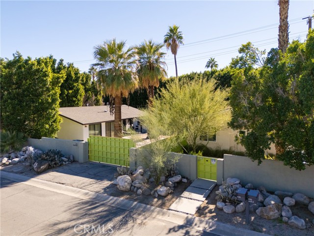 435 E Chuckwalla, Palm Springs CA: https://media.crmls.org/medias/0793a0d9-ae43-4d9d-a0df-19a66d36f72a.jpg