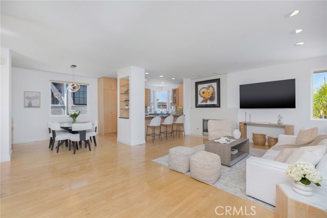 2303 Vista Drive, Manhattan Beach, California 90266, 4 Bedrooms Bedrooms, ,3 BathroomsBathrooms,Residential,For Sale,Vista,SB26092785
