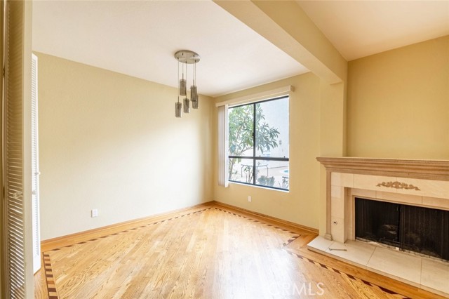 Detail Gallery Image 11 of 42 For 1244 Valley View Rd #129,  Glendale,  CA 91202 - 2 Beds | 2/1 Baths