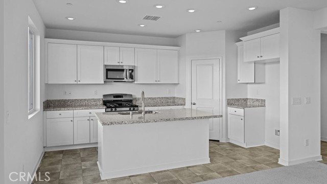 Detail Gallery Image 4 of 22 For 34598 Clementine St, French Valley,  CA 92596 - 3 Beds | 2/1 Baths