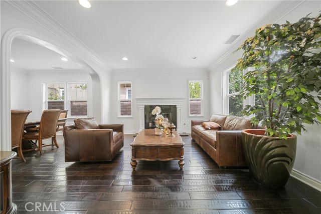 Detail Gallery Image 2 of 36 For 28 Townsend, Irvine,  CA 92620 - 5 Beds | 5/1 Baths
