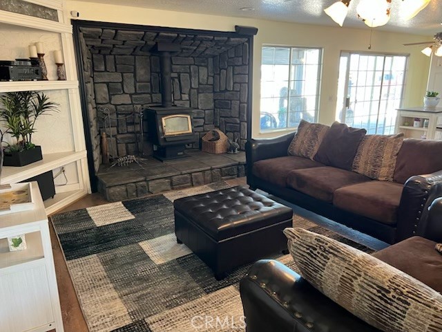19821 Danielle Way, Apple Valley CA: https://media.crmls.org/medias/07958d2d-0dd4-46ca-b8ba-7ee7bf5abbe5.jpg