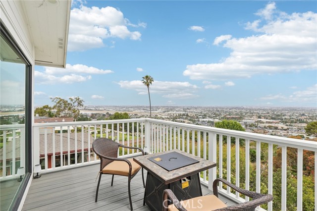 25908 Matfield Drive, Torrance CA: https://media.crmls.org/medias/0795b64a-9a08-4b9e-bda8-a2d746e2019b.jpg