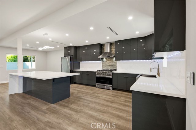 14625 Runnymede Street, Van Nuys CA: https://media.crmls.org/medias/0795f0f9-c6ff-4481-a7b4-26d1a0d7fc53.jpg