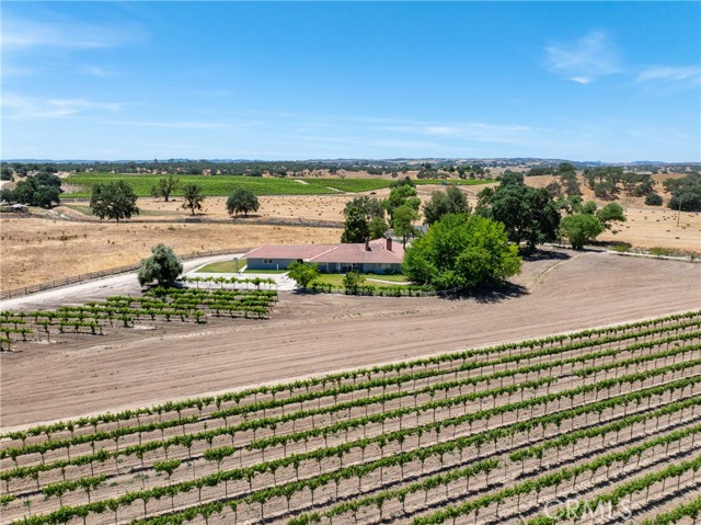Detail Gallery Image 8 of 33 For 5275 Camp 8 Rd, Paso Robles,  CA 93446 - 12 Beds | 7/1 Baths