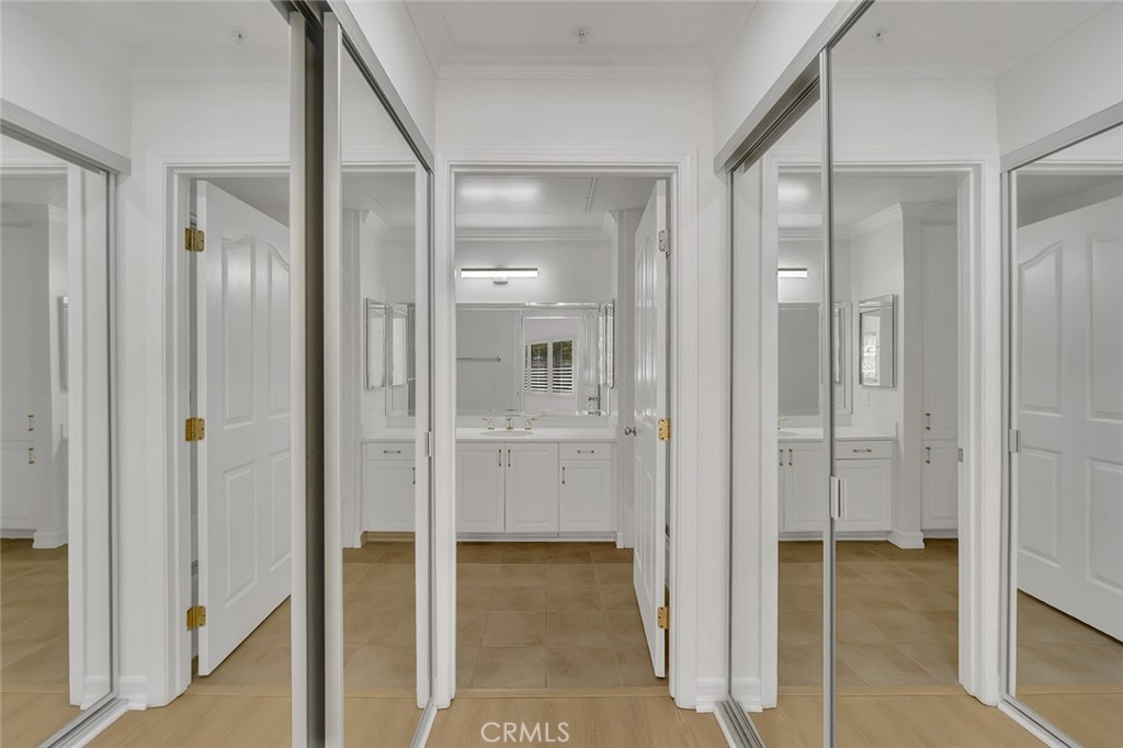 https://media.crmls.org/medias/07973b34-f26d-463c-a3ed-dc38921987df.jpg?preset=X-Large