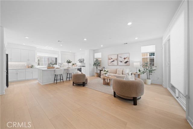 1042 N Anaheim Blvd, Anaheim CA: https://media.crmls.org/medias/0799193d-dfa5-4ae6-9e98-1548273ae5a9.jpg