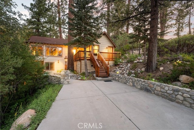 Detail Gallery Image 2 of 31 For 38855 Big Bear, Big Bear Lake,  CA 92315 - 3 Beds | 2 Baths