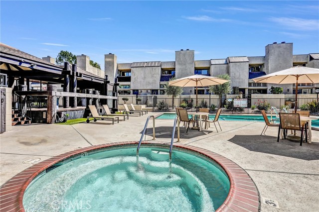 Detail Gallery Image 32 of 35 For 984 W Riverside Dr, Burbank,  CA 91506 - 3 Beds | 3 Baths