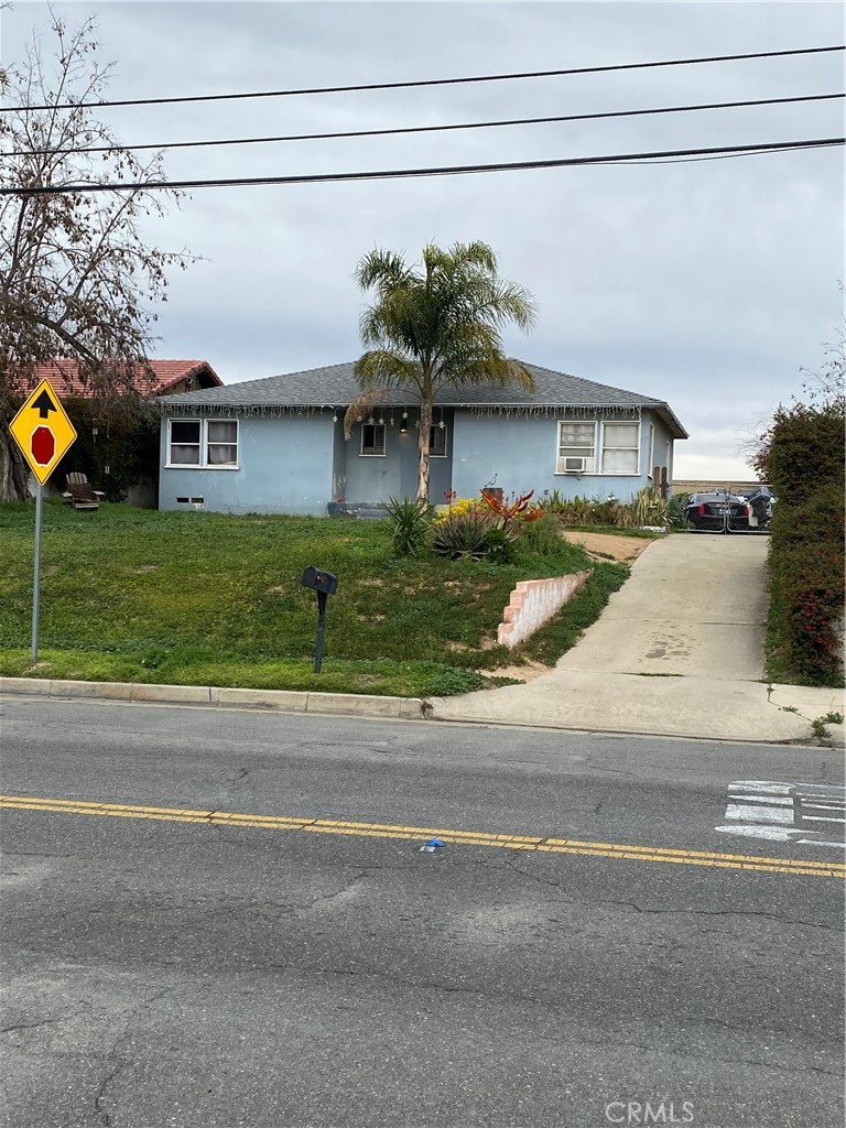 3561 Russell Street, Riverside, CA 92501
