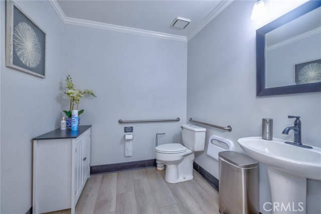 Image 9 of 52 For 16336 Whittier