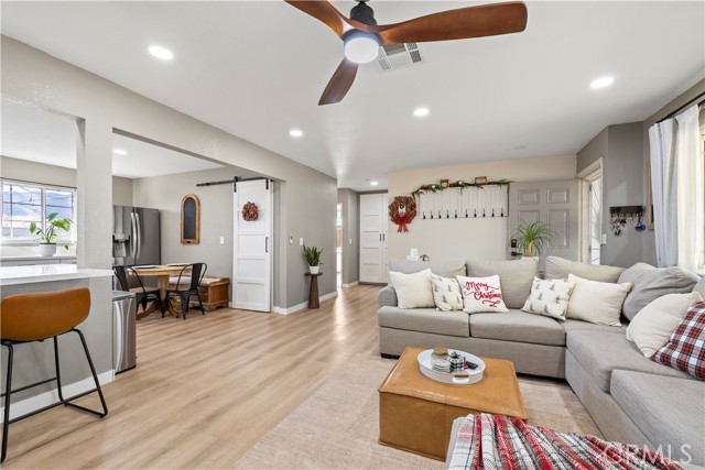 Detail Gallery Image 5 of 45 For 8755 Devon, Hesperia,  CA 92345 - 2 Beds | 2 Baths