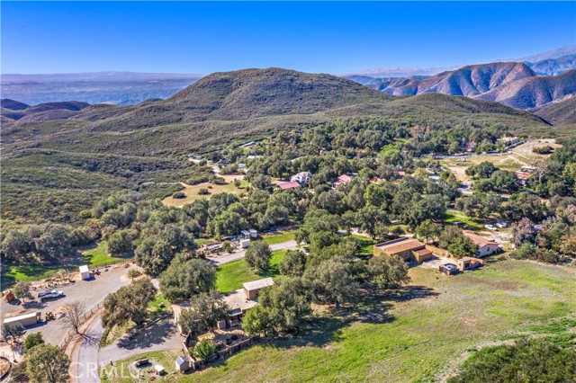 10950 Fox Springs Road, Murrieta CA: https://media.crmls.org/medias/079b98b7-8080-48a8-b72d-fc0a5fd3095f.jpg