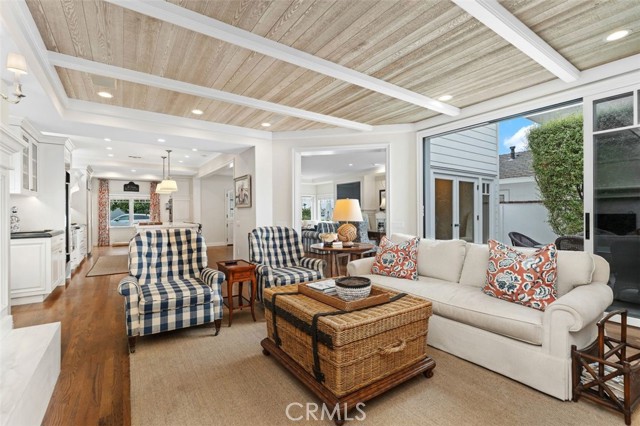 Detail Gallery Image 16 of 43 For 2431 Bayshore Drive, Newport Beach,  CA 92663 - 4 Beds | 3/1 Baths