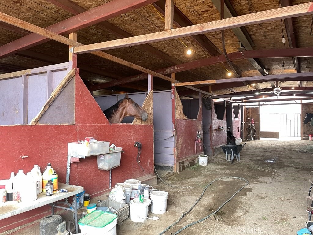 https://media.crmls.org/medias/079c54a0-c3b8-4ea9-8630-aa8b1484422c.jpg?preset=X-Large