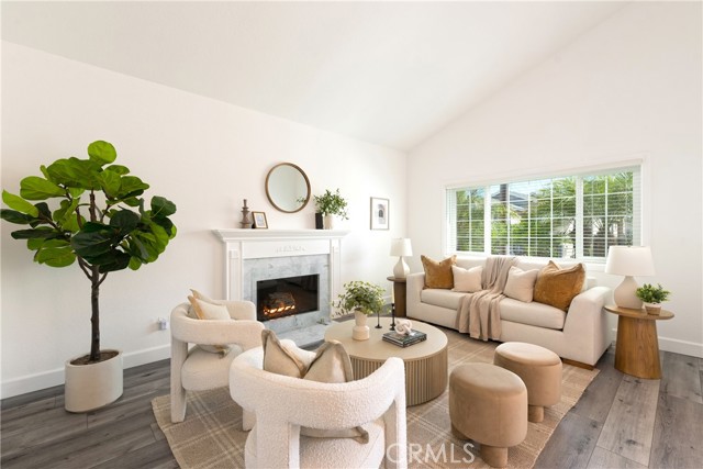 Detail Gallery Image 8 of 75 For 2205 Clark Ln a,  Redondo Beach,  CA 90278 - 3 Beds | 2/1 Baths