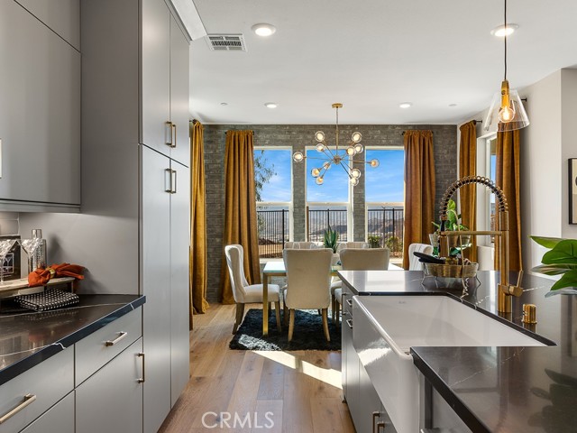 Detail Gallery Image 11 of 40 For 28905 Saddle Cir, Castaic,  CA 91384 - 3 Beds | 2/1 Baths