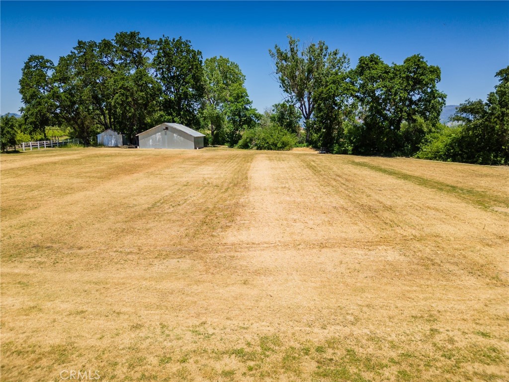 https://media.crmls.org/medias/079d794f-9e2b-4bbd-bb18-a1c388fe4c10.jpg?preset=X-Large