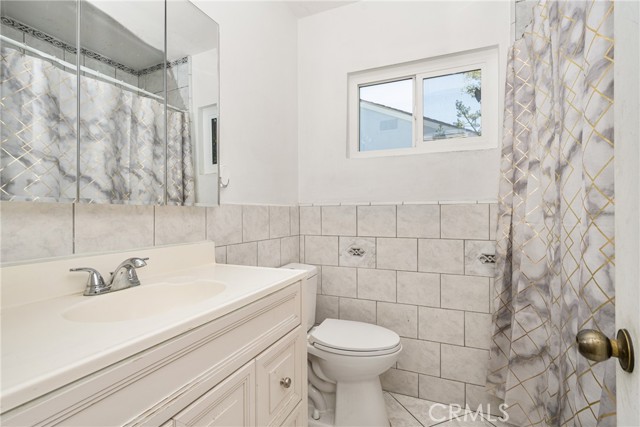 Detail Gallery Image 14 of 21 For 279 N Spruce Dr, Anaheim,  CA 92805 - 3 Beds | 2/1 Baths