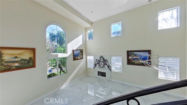 Detail Gallery Image 7 of 45 For 6937 Kian Ct, Van Nuys,  CA 91406 - 4 Beds | 3 Baths