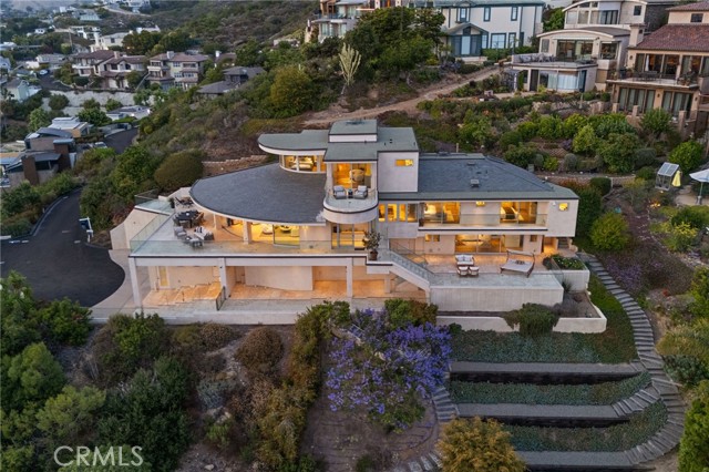 900 Gainsborough Drive, Laguna Beach CA: https://media.crmls.org/medias/079f065f-74a8-4109-a626-e34033de280f.jpg