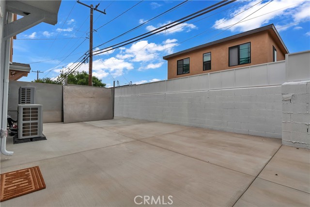 22022 Pioneer Blvd, Hawaiian Gardens CA: https://media.crmls.org/medias/079fed8d-2b1a-4a7c-90e1-4be507d37549.jpg