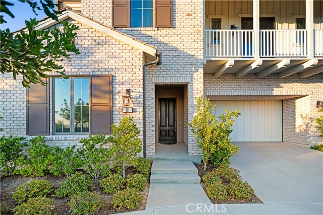 101 Lustro, Irvine CA: https://media.crmls.org/medias/079ffb0f-bf38-4592-91e6-e9249d95711f.jpg