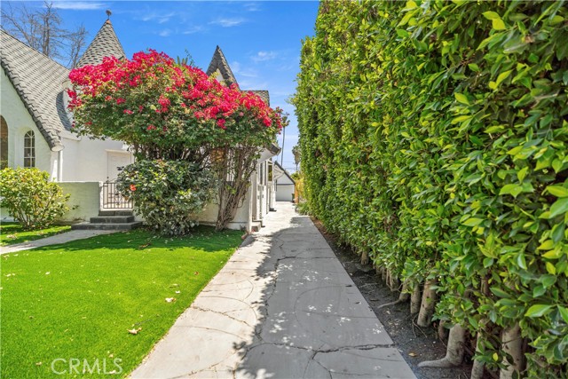 336 N Crescent Heights Boulevard, Los Angeles CA: https://media.crmls.org/medias/07a10725-22a3-4aac-8e60-e71f7ada57a5.jpg