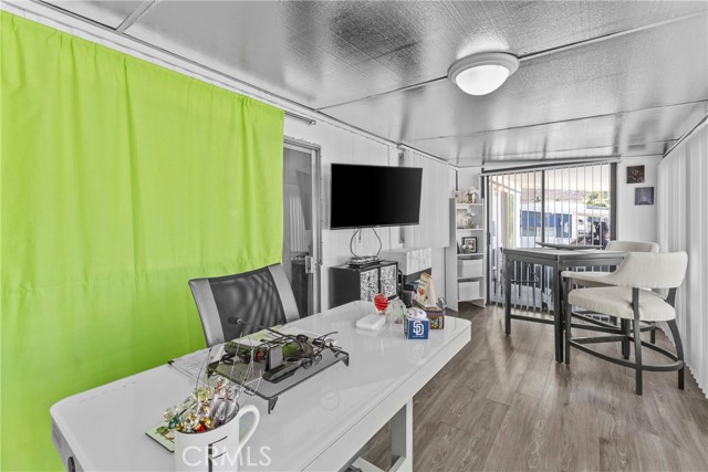 4000 Pierce Street, Riverside CA: https://media.crmls.org/medias/07a1877b-b164-45b7-b7b9-83c35a20c64e.jpg