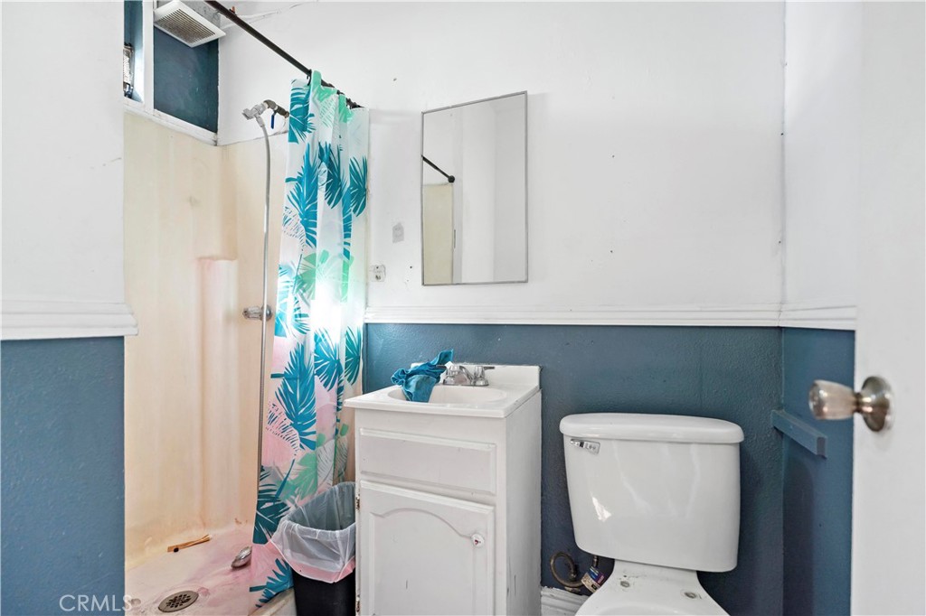 https://media.crmls.org/medias/07a263df-18cf-4642-8c7a-10902326daf9.jpg?preset=X-Large