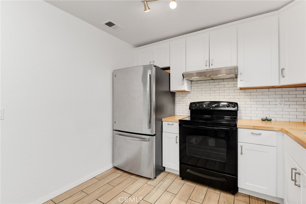 11305 Avenida De Los Lobos - photo 10