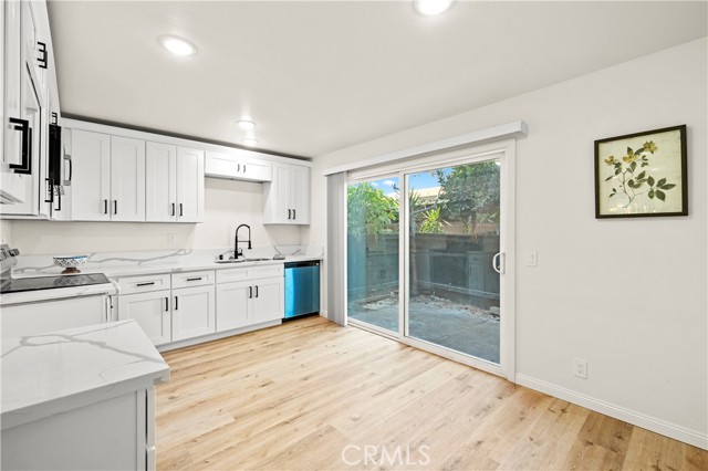 23254 Orange Avenue, Lake Forest CA: https://media.crmls.org/medias/07a32902-7c59-47c4-890b-6e2bf153eb98.jpg