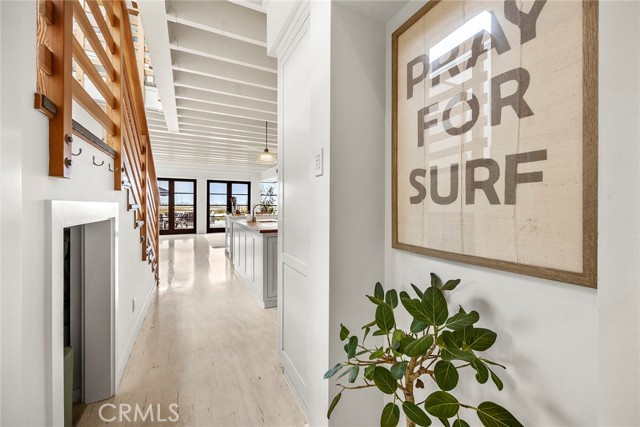 Detail Gallery Image 19 of 45 For 235 Canal St, Newport Beach,  CA 92663 - 4 Beds | 3/1 Baths