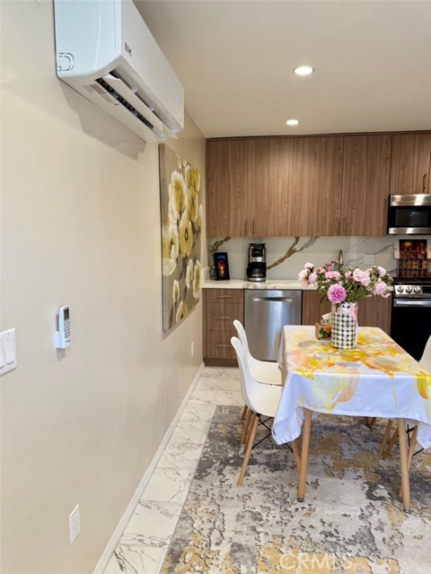 Detail Gallery Image 6 of 12 For 20627 Tuba, Chatsworth,  CA 91311 - 1 Beds | 1 Baths