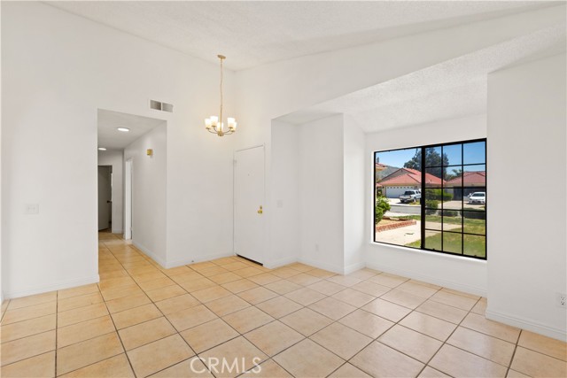 Detail Gallery Image 3 of 23 For 11711 Crane Ct, Moreno Valley,  CA 92557 - 3 Beds | 2 Baths